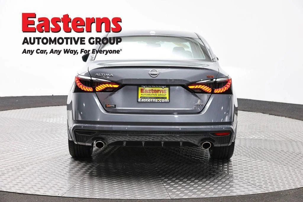 Used 2025 Gray Nissan 2.5 SR image 7