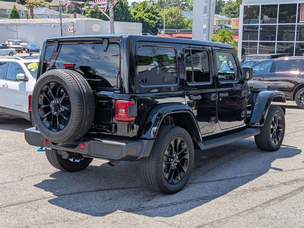 Used 2022 Black Jeep Unlimited Sahara 4xe image 6