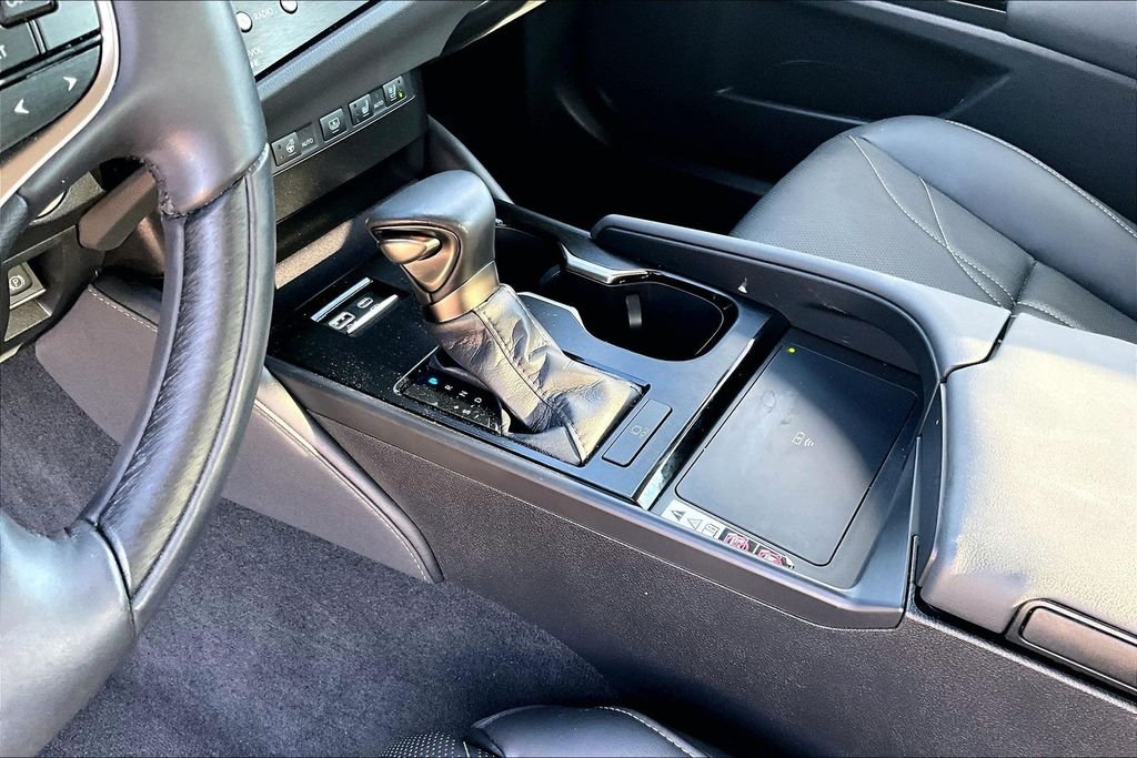 Used 2024 White Lexus 350 Luxury image 12