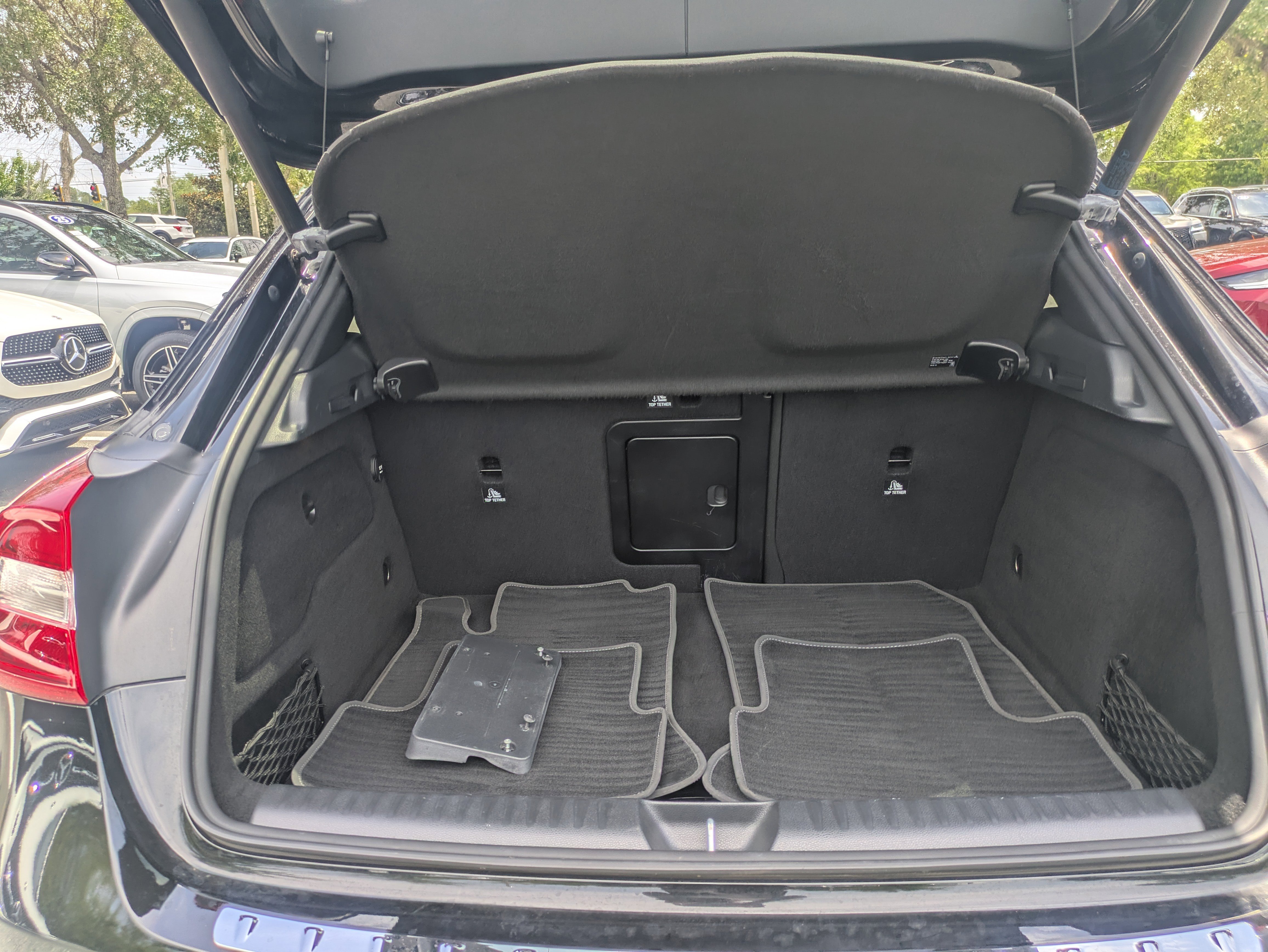 Used 2018 Night Black Mercedes-Benz GLA 250 image 12