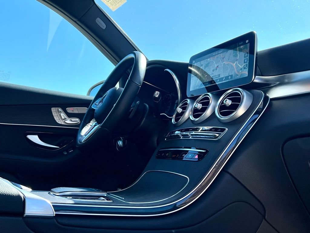 Certified Used 2022  Mercedes-Benz GLC 300 image 17