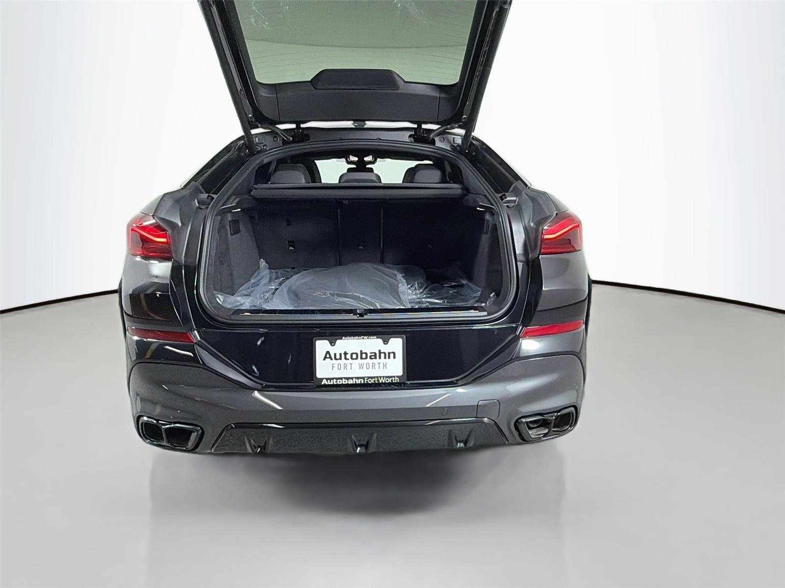 New 2027 Black Sapphire Metallic BMW M60i image 25