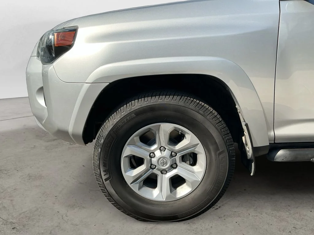 Used 2016 Silver Toyota SR5 Premium image 9