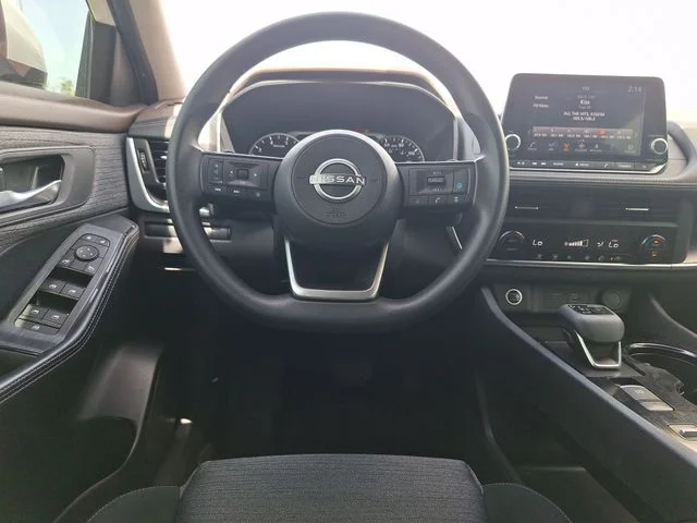 2023 Nissan Rogue SV - Photo 14