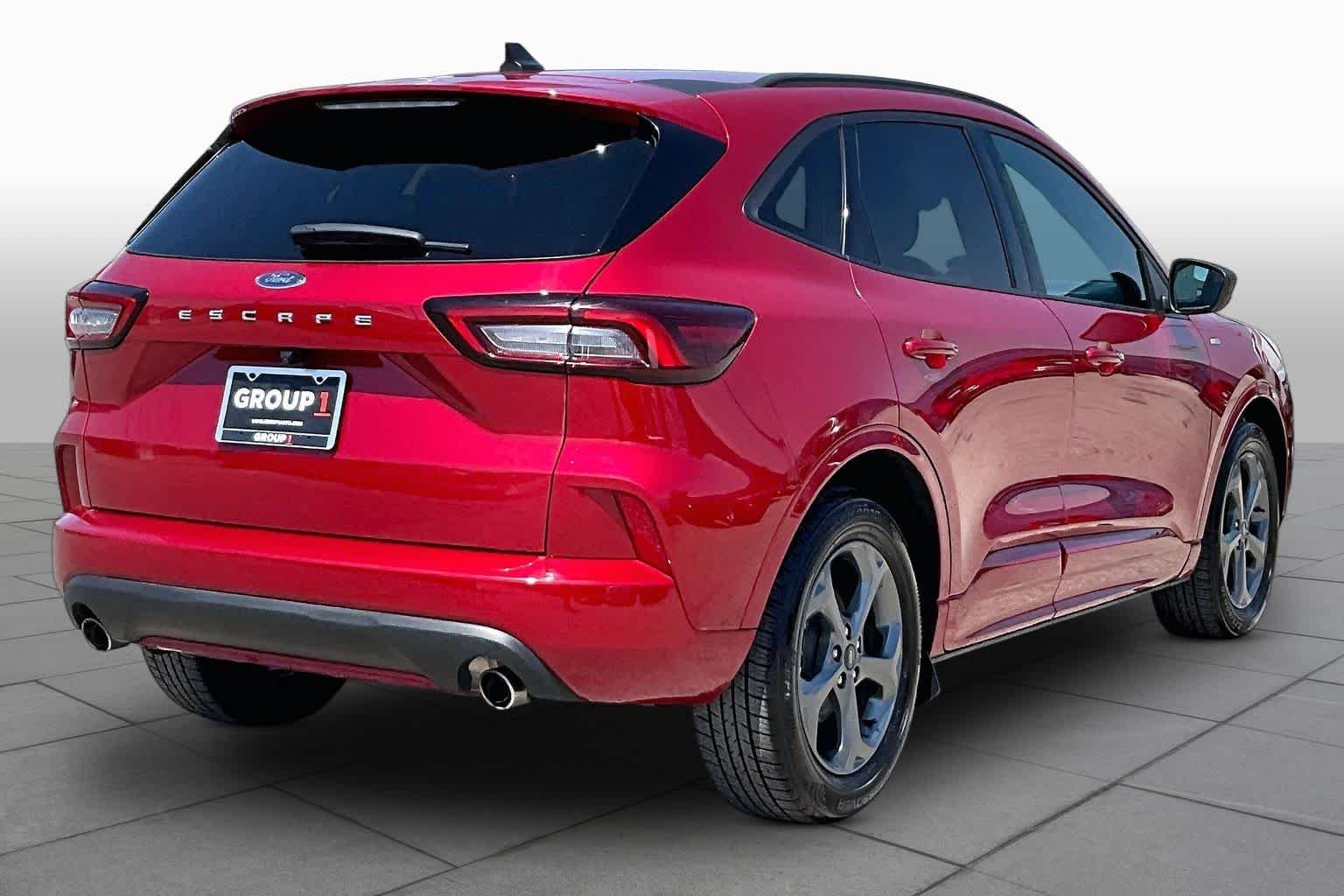 Used 2024 Rapid Red Metallic Tinted Clearcoat Ford ST-Line image 12