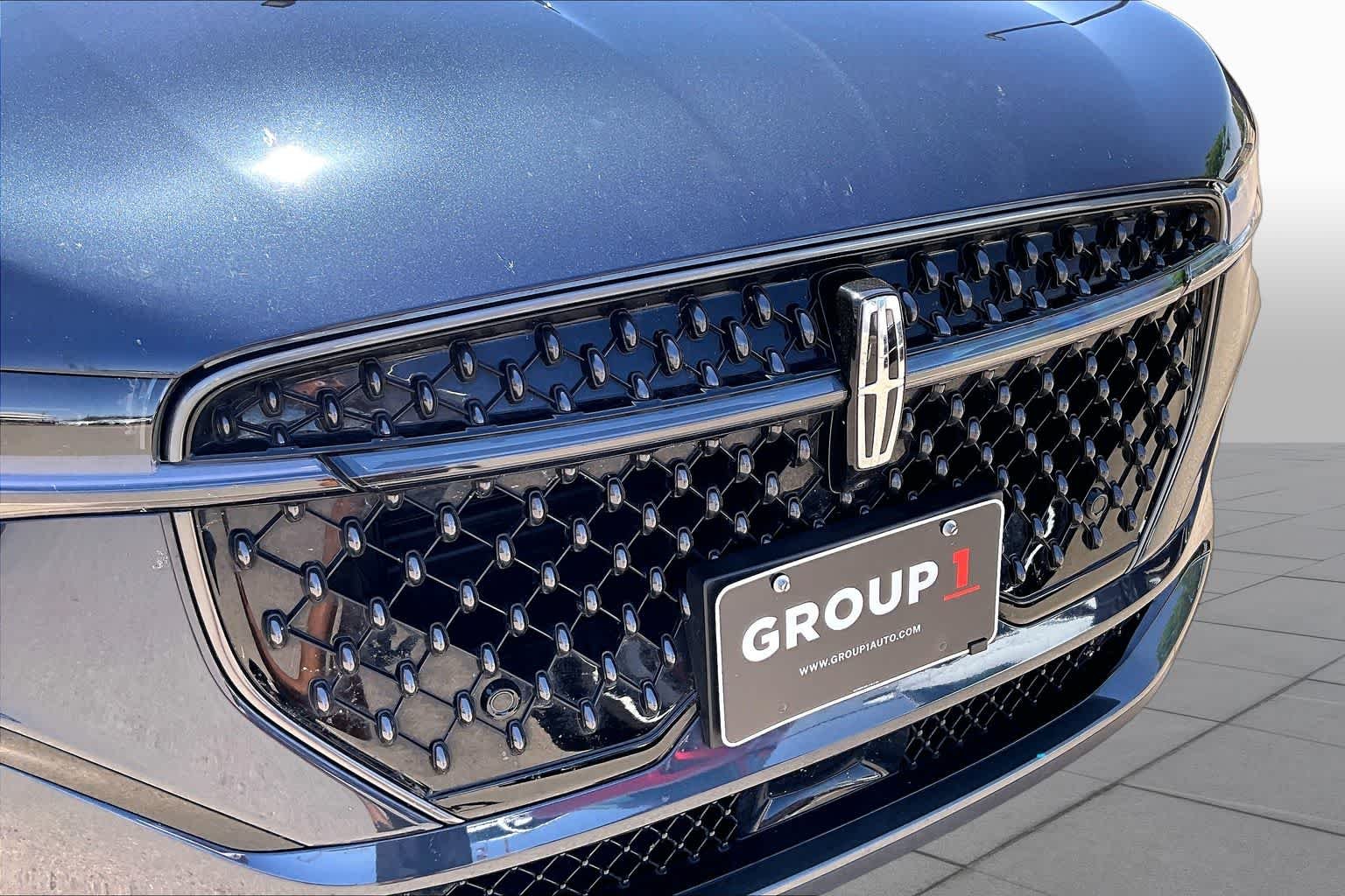 Used 2024 Blue Panther Lincoln Premiere image 29