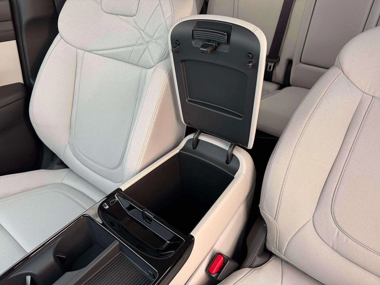 New 2026 Ash Black Hyundai Blue SE image 18
