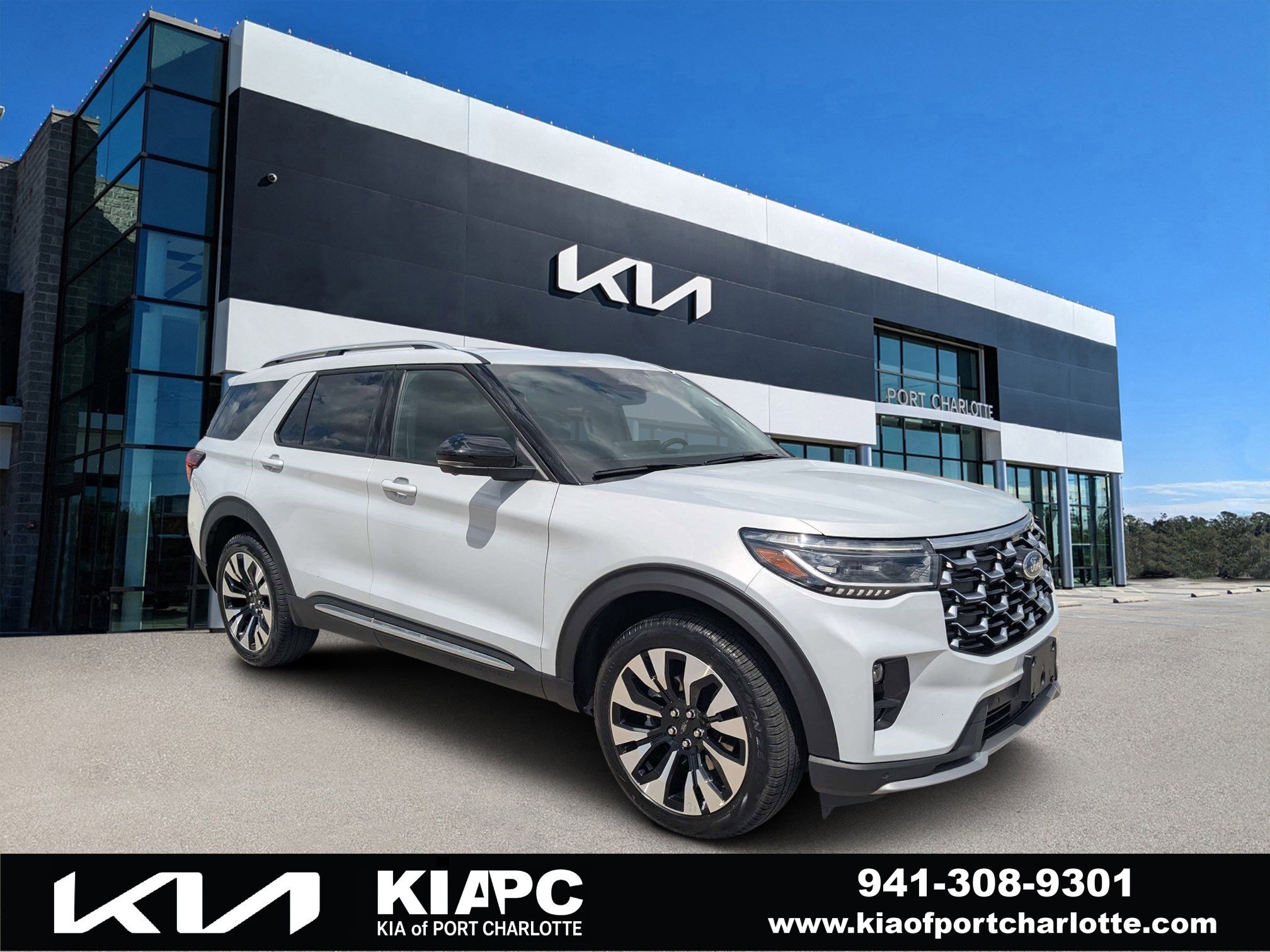2025 Ford Explorer Platinum 4WD (PL535)'s photo