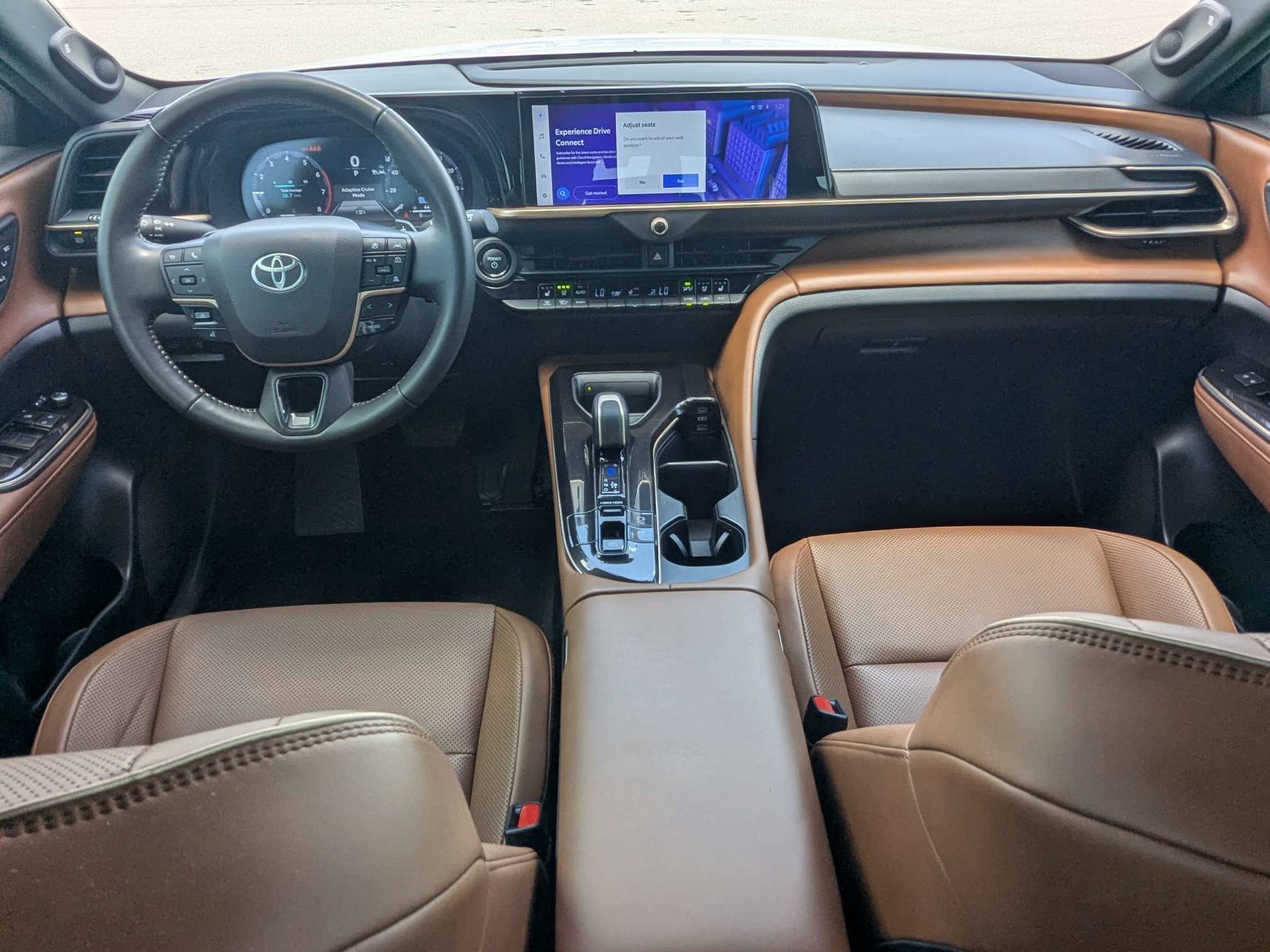 Used 2025 Oxygen White Toyota Limited image 18