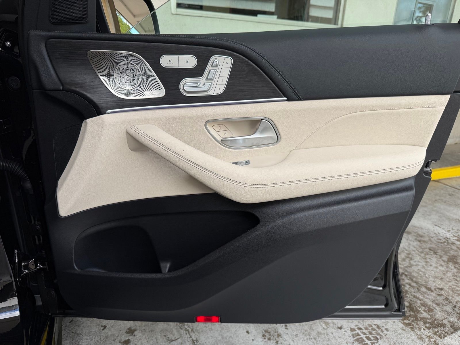 New 2026 Obsidian Black Metallic Mercedes-Benz GLE 580 image 19