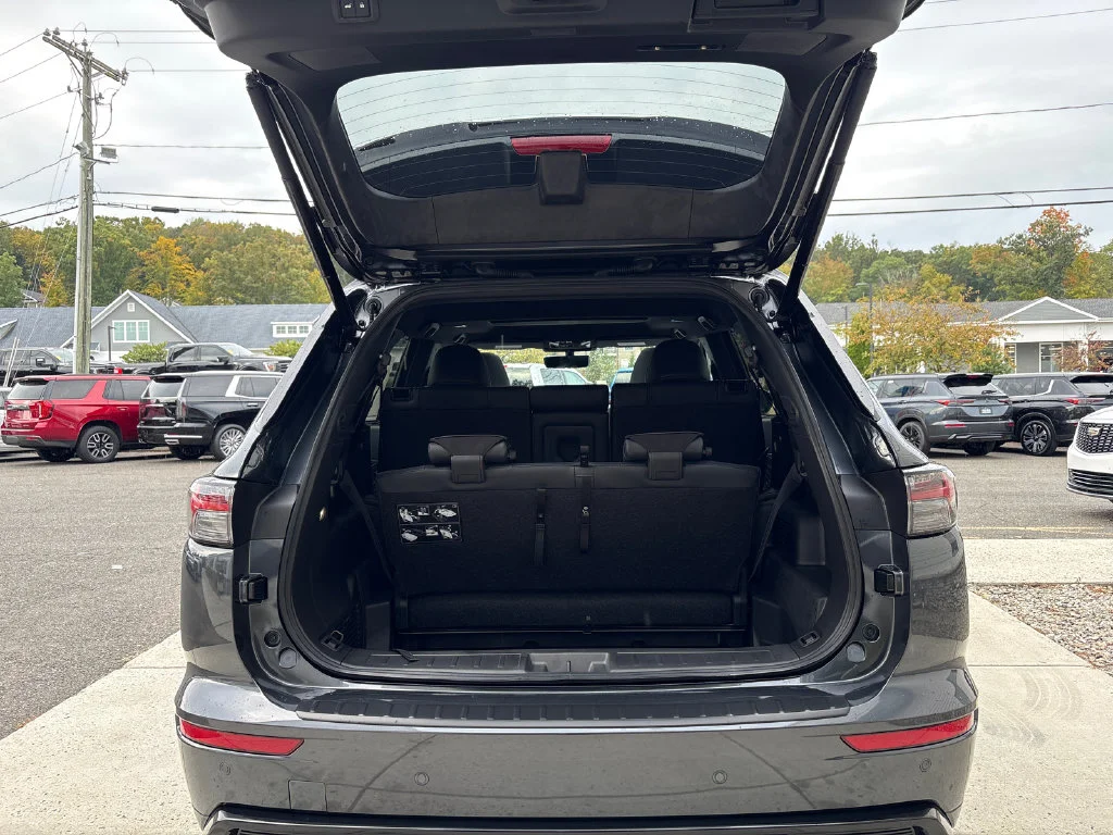 New 2026 Gray Mitsubishi SEL image 60