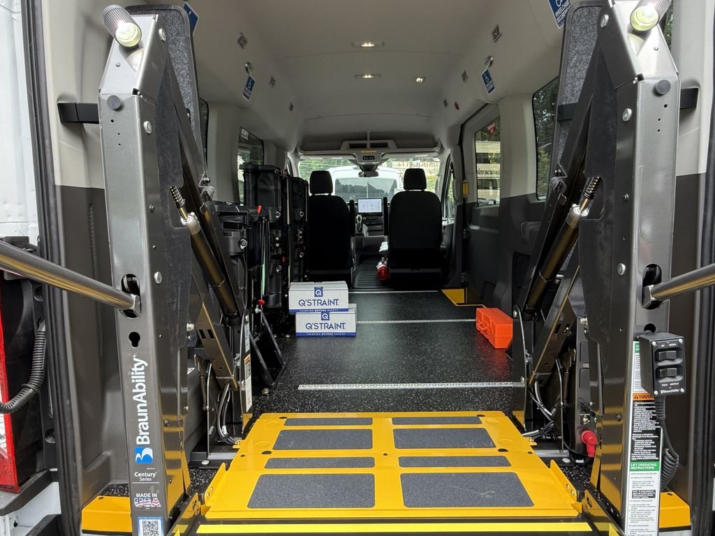 New 2026 Oxford White Ford Passenger Van XL image 12