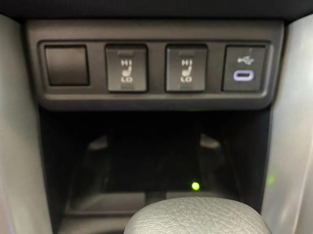 Used 2025  Toyota XLE image 29