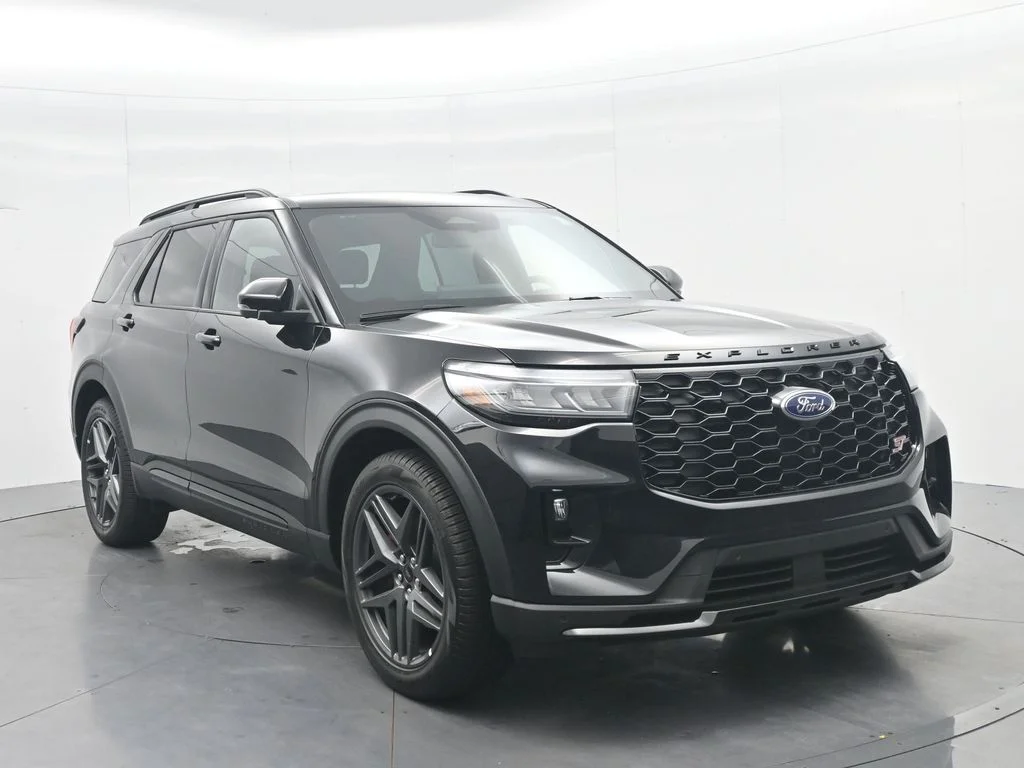 New 2026 Agate Black Metallic Ford ST image 4