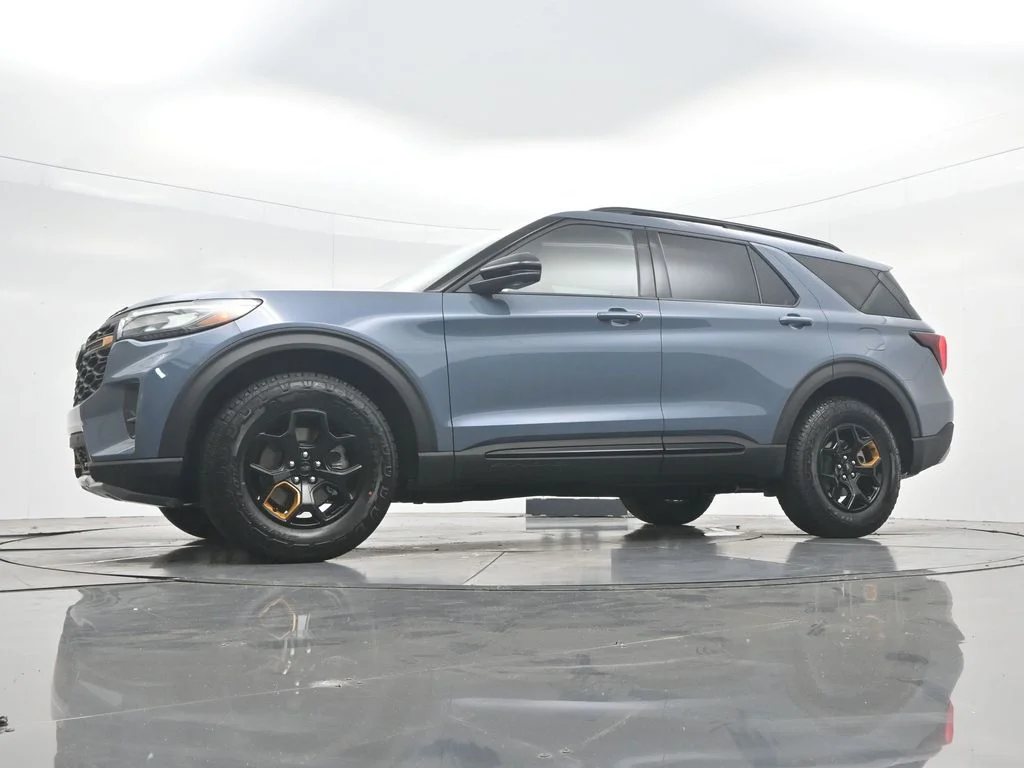 New 2026 Vapor Blue Metallic Ford Tremor® image 42
