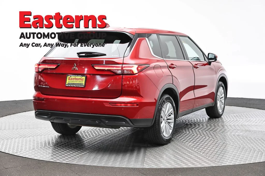 Used 2024 Red Mitsubishi ES image 5