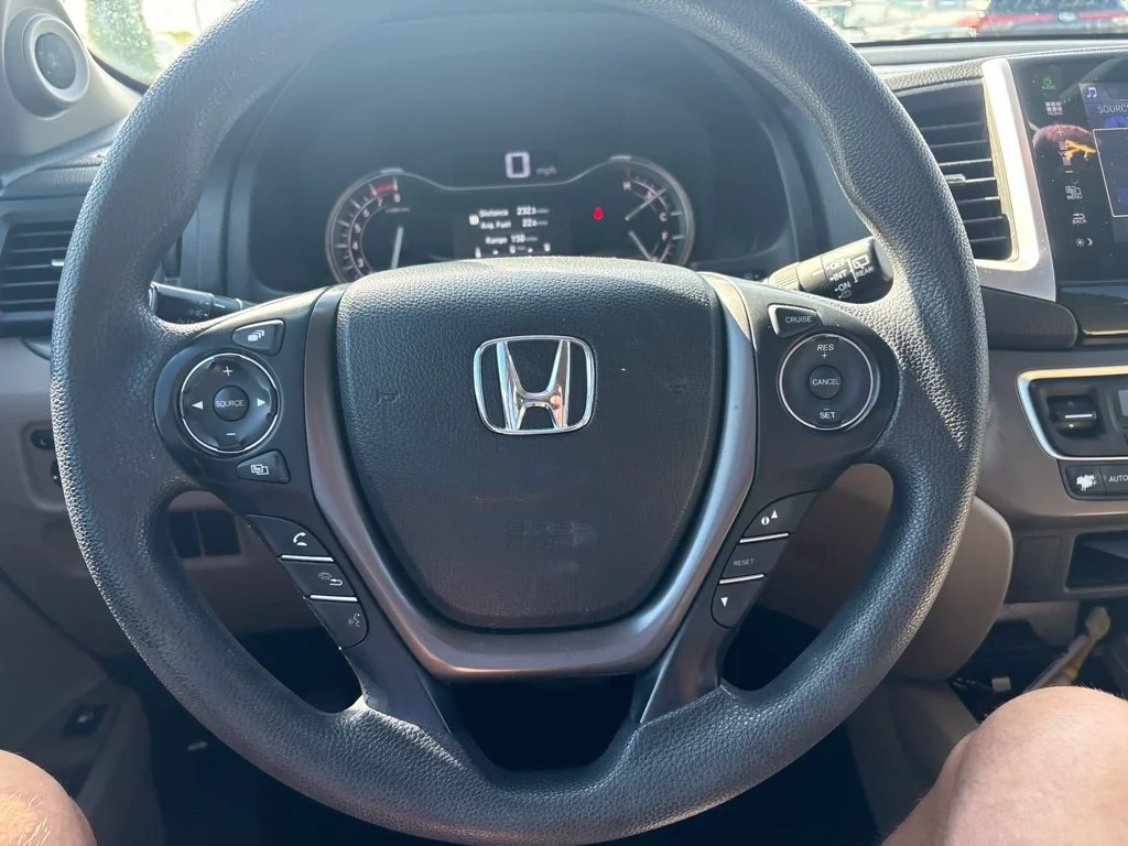 Used 2016 Red Honda EX image 2