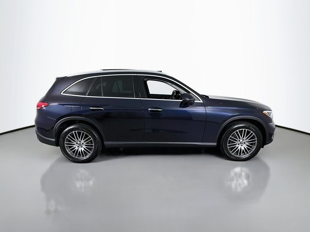 Used 2024 Nautical Blue Metallic Mercedes-Benz 300 image 8