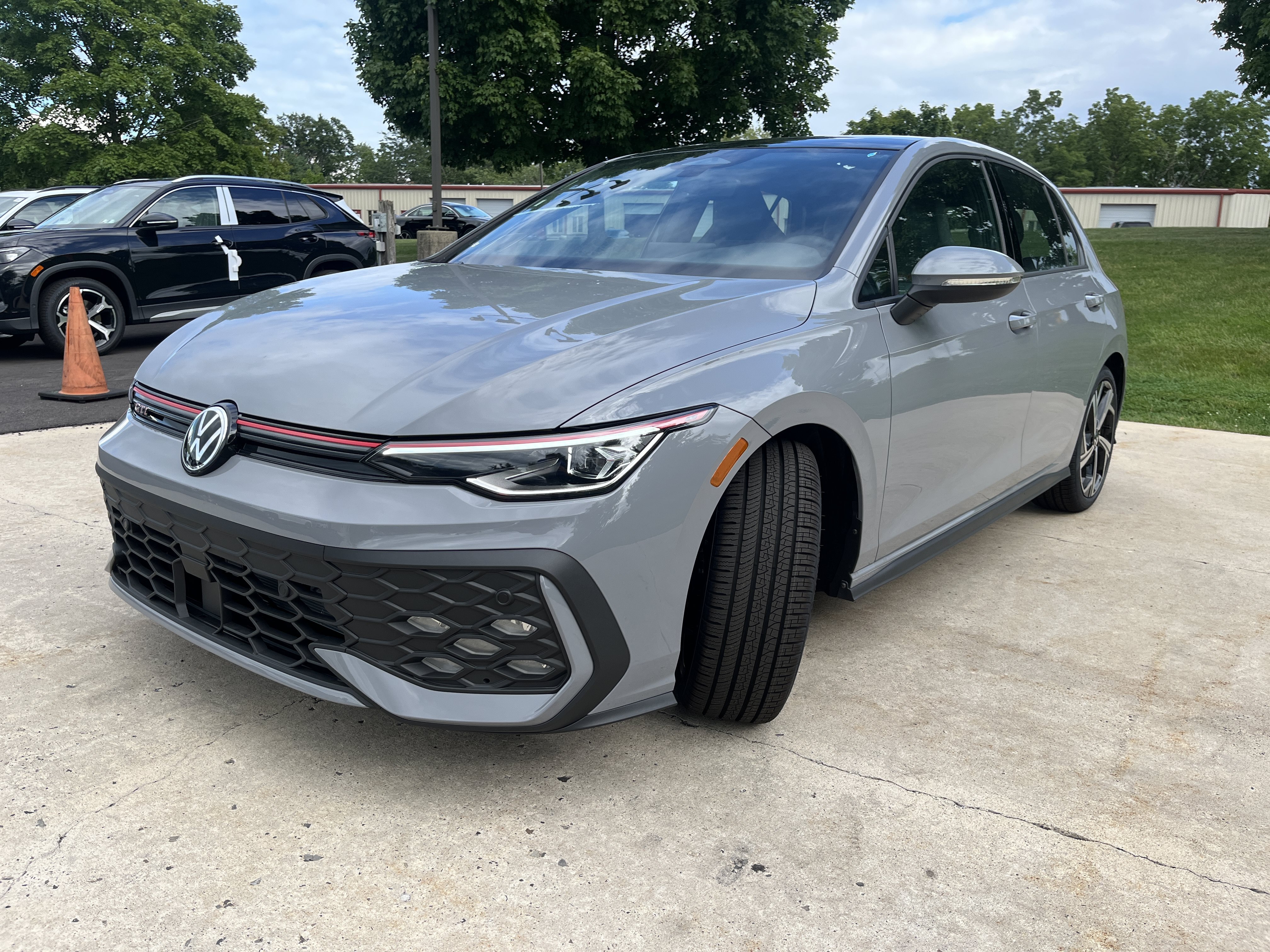 New 2026 Moonstone Gray Volkswagen SE image 10
