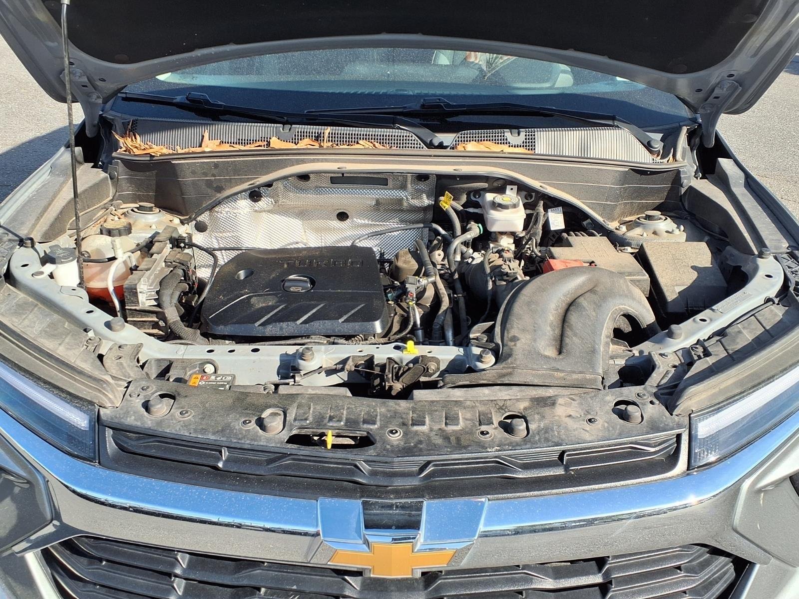Used 2025 Sterling Gray Metallic Chevrolet LT image 29