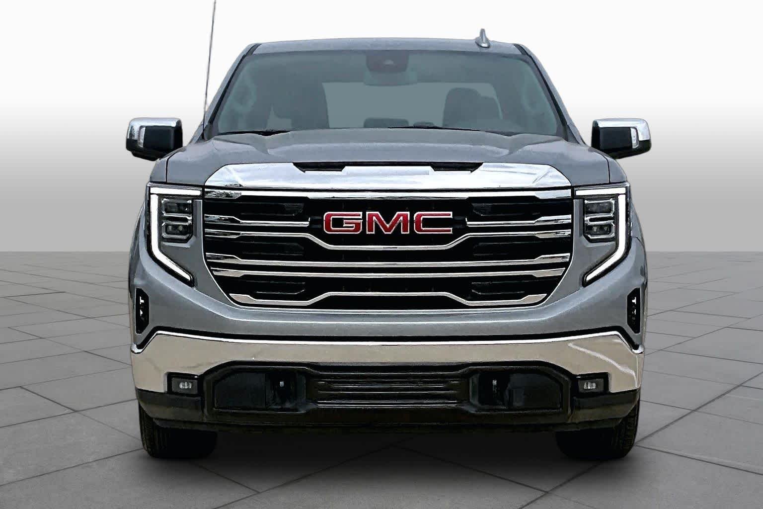 Used 2026 Sterling Metallic GMC SLT image 4