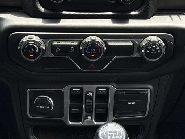 Used 2018 Gray Jeep Unlimited Sport S image 19