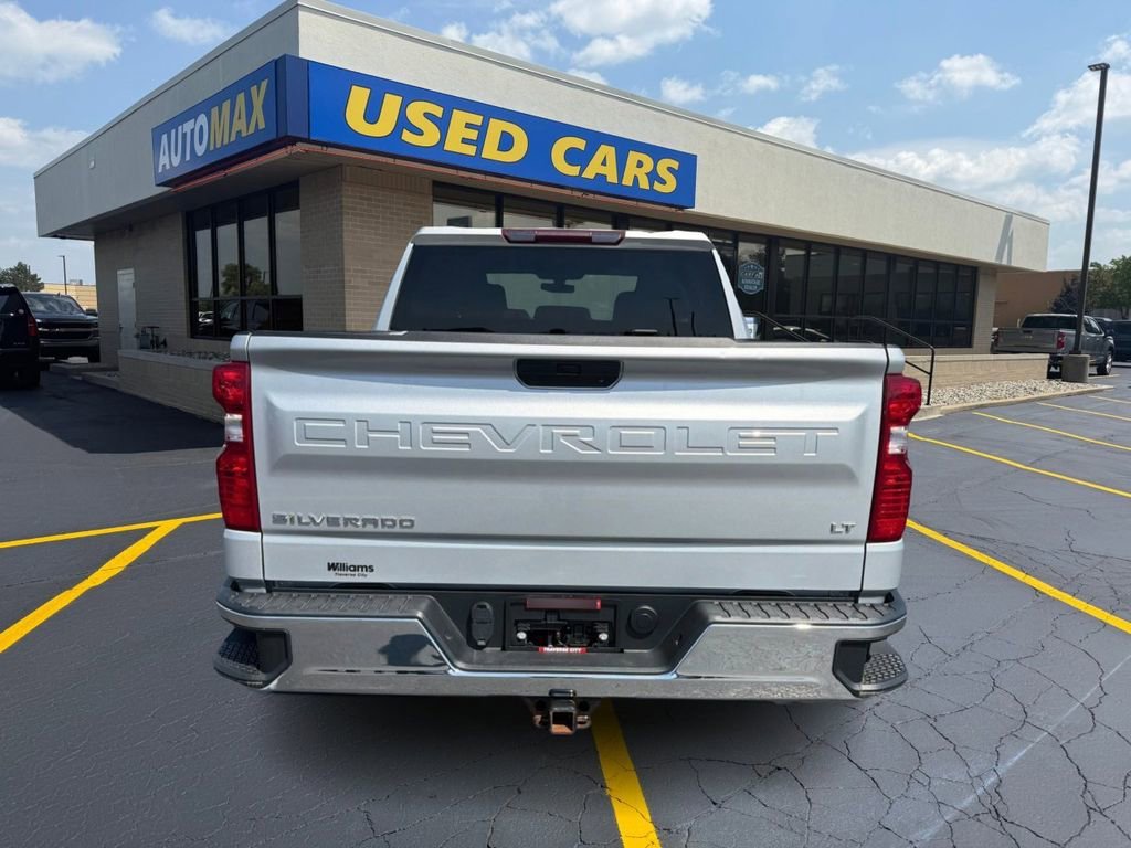 Used 2022 Silver Ice Metallic Chevrolet LT image 6