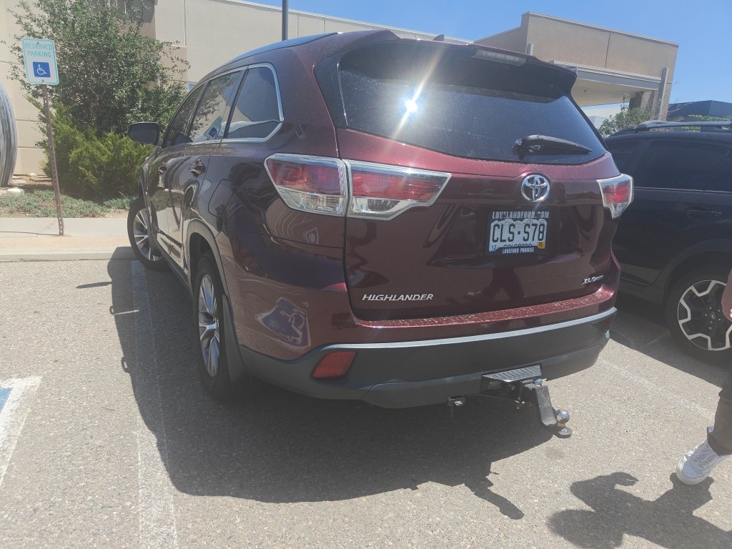 Used 2015 Ooh La La Rouge Mica Toyota XLE image 4