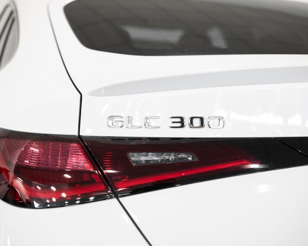 New 2027 Polar White Mercedes-Benz GLC 300 Coupe image 10
