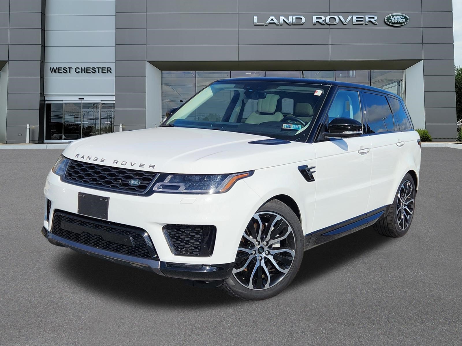 Used 2022 Fuji White Land Rover HSE Silver Edition image 1