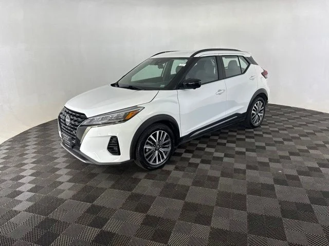 Used 2024 White Nissan SR image 3