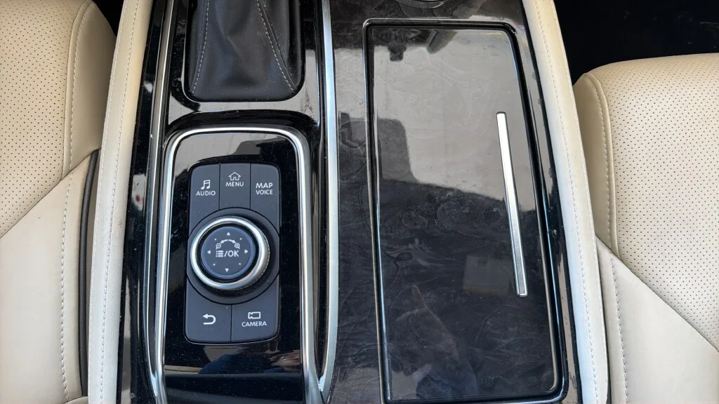 Used 2023 Moonstone White INFINITI Sensory image 22