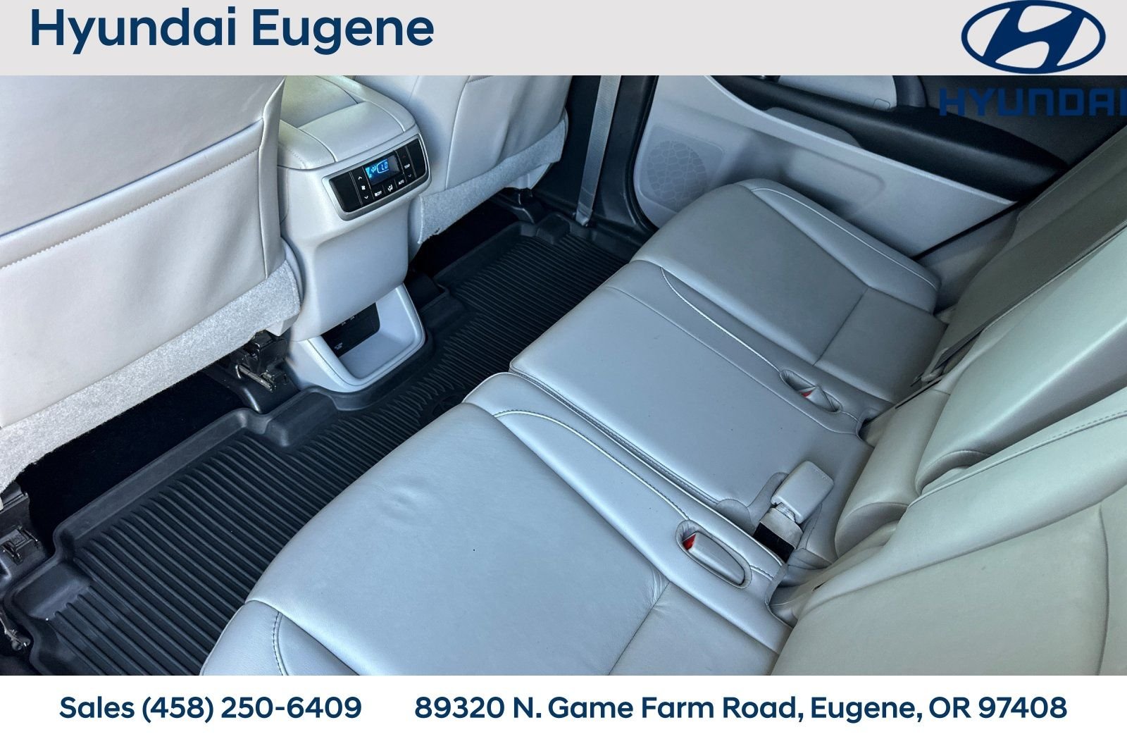 Used 2019 White Toyota XLE image 16