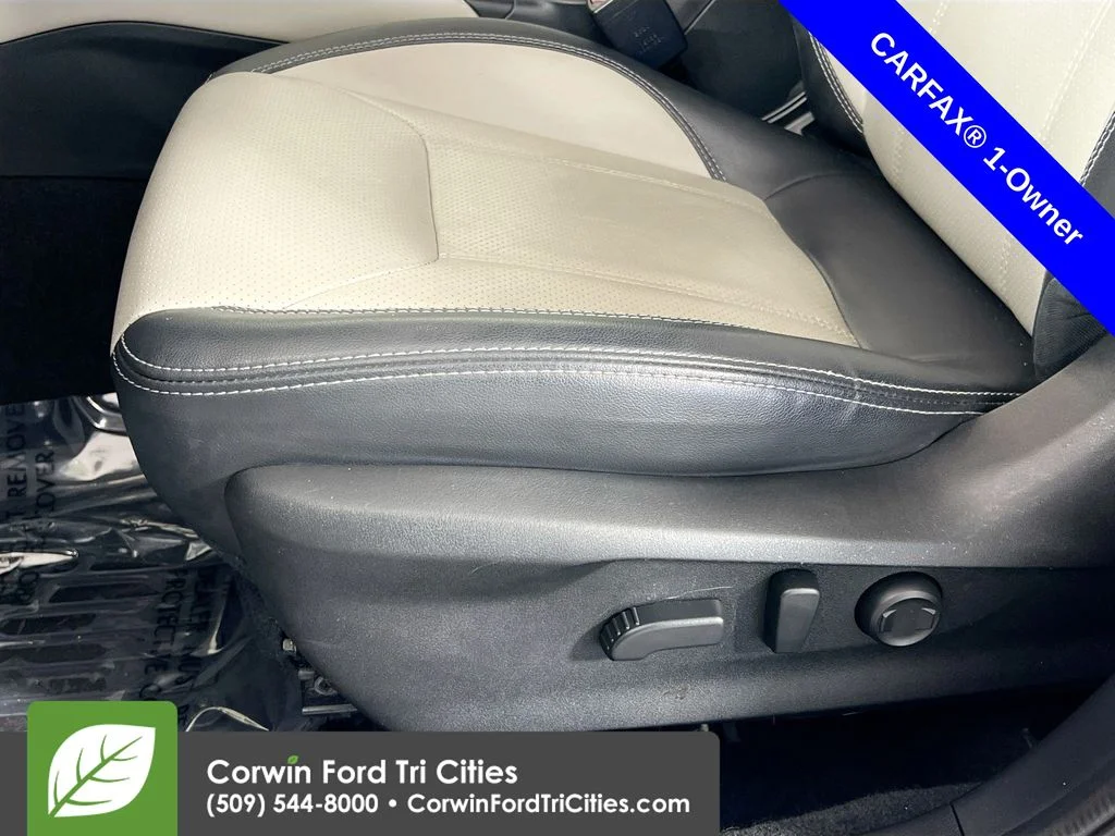 Used 2020 Crystal White Pearl Subaru Limited image 24