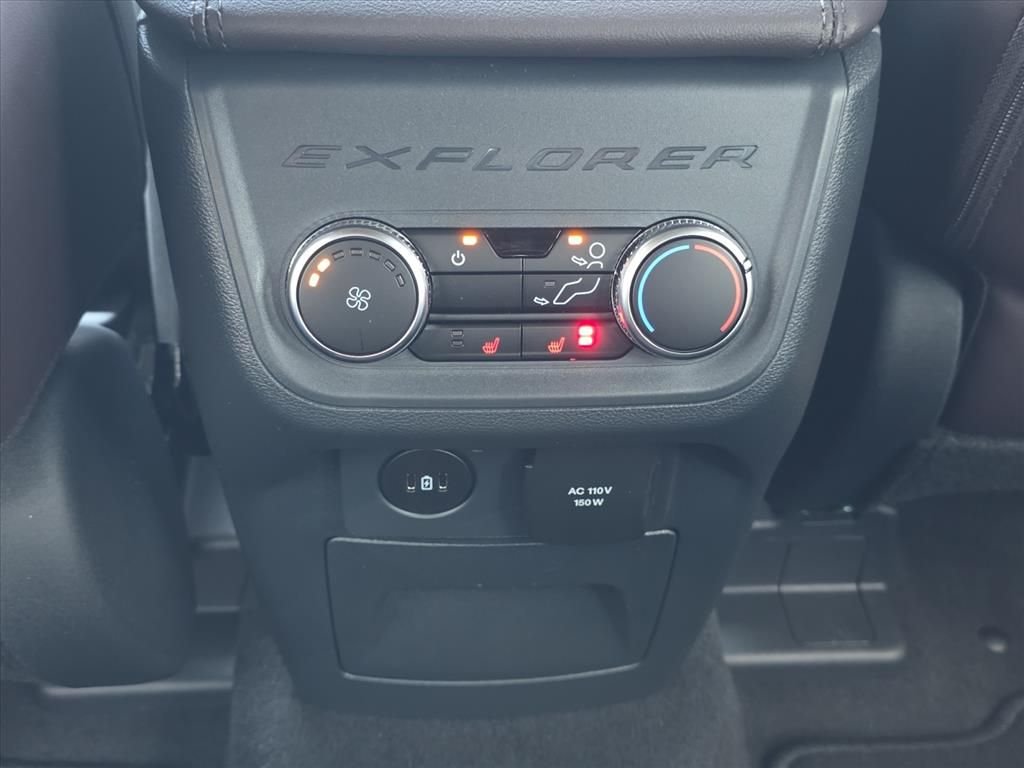New 2027 Avalanche Gray Ford Platinum™ image 14