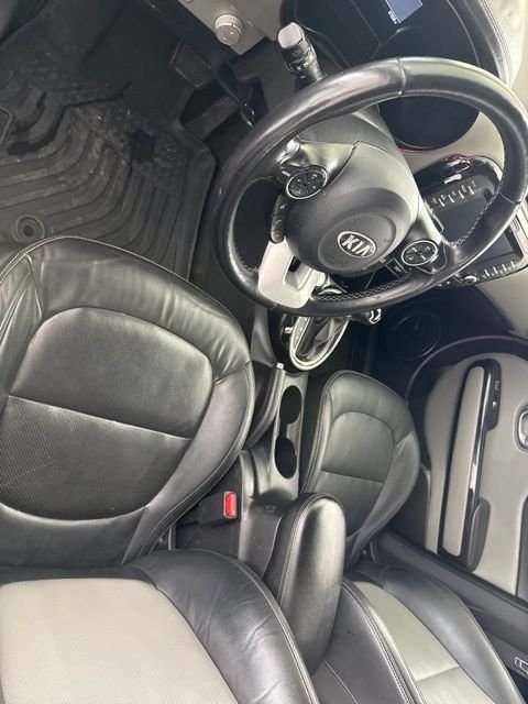 Used 2017 Black Kia Plus image 20