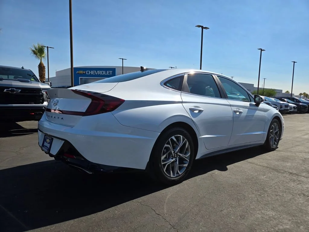 Used 2021 Quartz White Hyundai SEL image 6