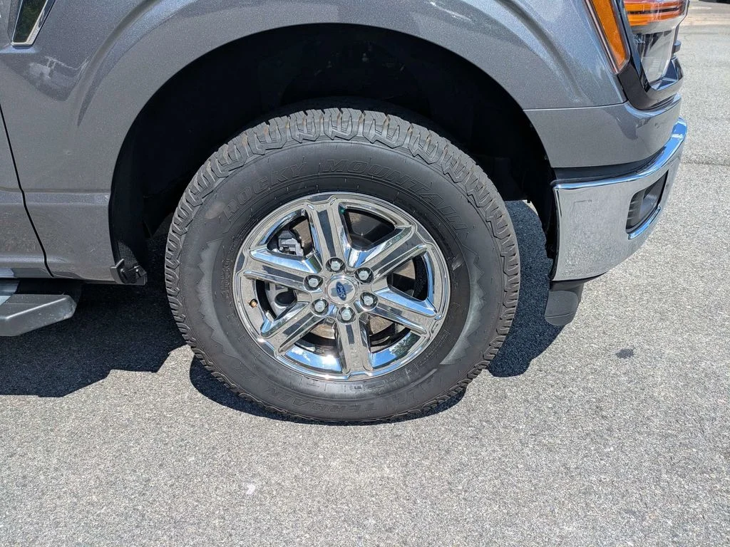Used 2025 Gray Ford XLT image 12