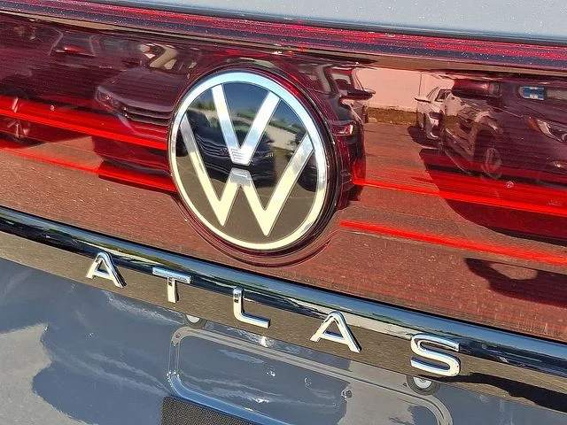 New 2026 Gray Volkswagen 2.0T Peak Edition image 6