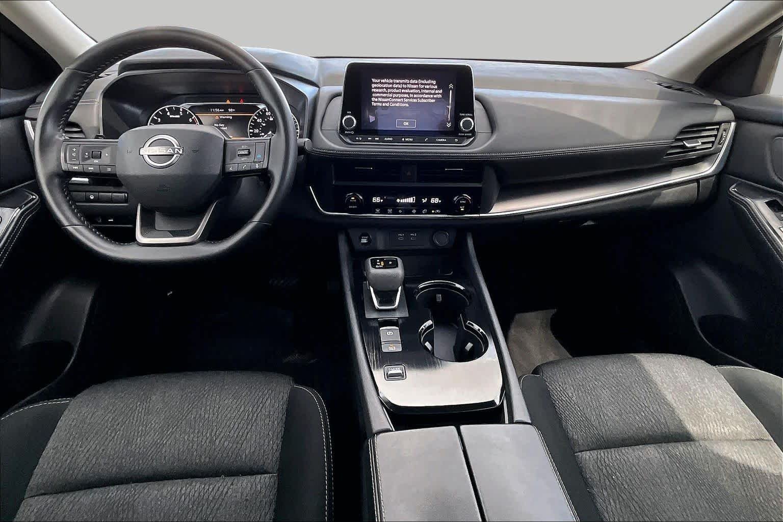 2025 Nissan Rogue SV - Photo 16