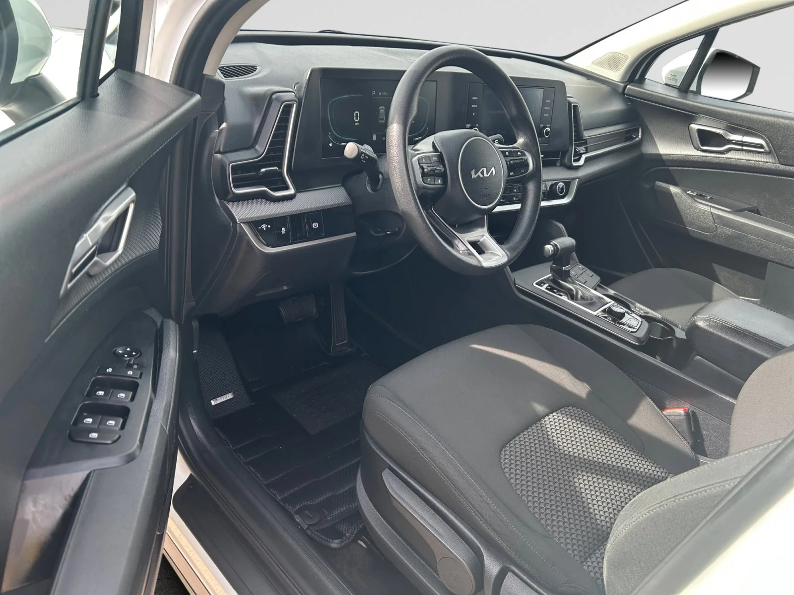 Used 2023 WHITE Kia X-LINE AWD image 11