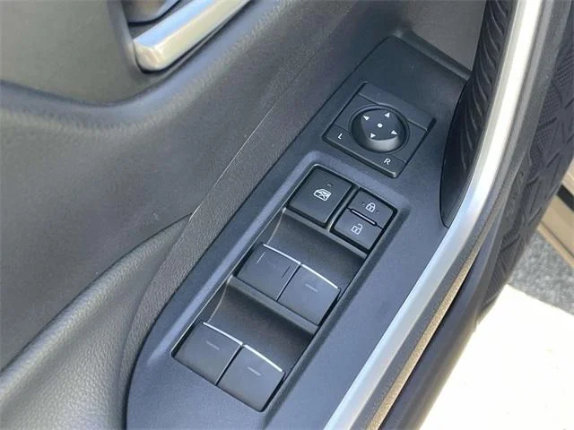 2023 Toyota RAV4 XLE Premium - Photo 16