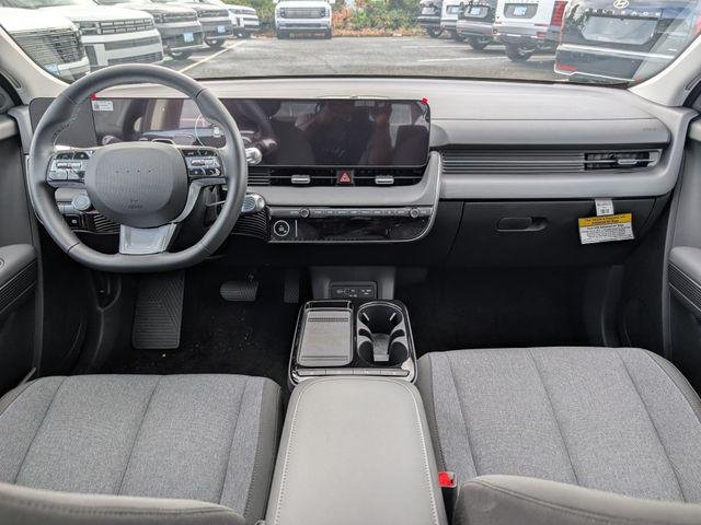 New 2026 White Hyundai SE image 18