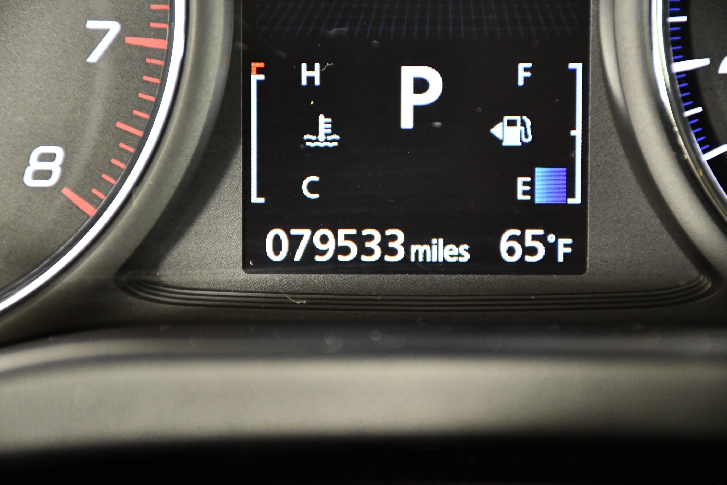 Used 2020 Labrador Black Metallic Mitsubishi SEL image 17