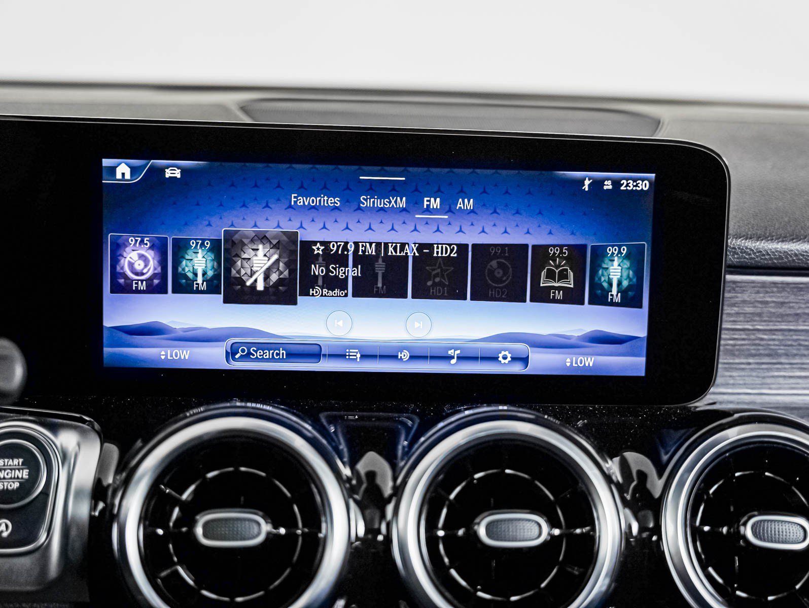 New 2026 Mountain Grey Metallic Mercedes-Benz GLB 250 image 17