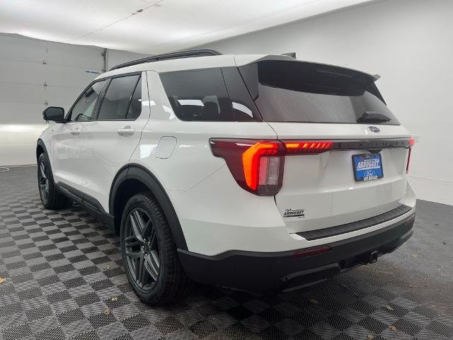 New 2026 Star White Metallic Tri-Coat Ford ST-Line image 14
