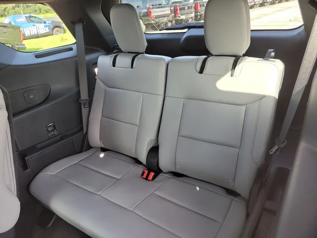 New 2027 Gray Metallic Ford Active image 15