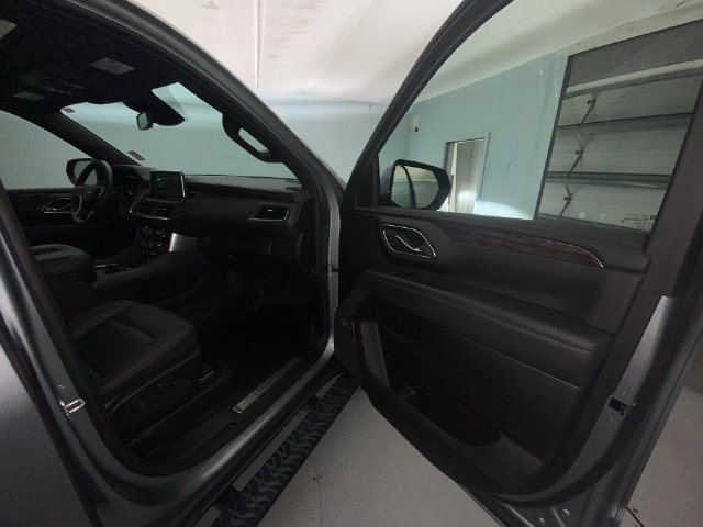 Used 2023 Gray Chevrolet Z71 image 26