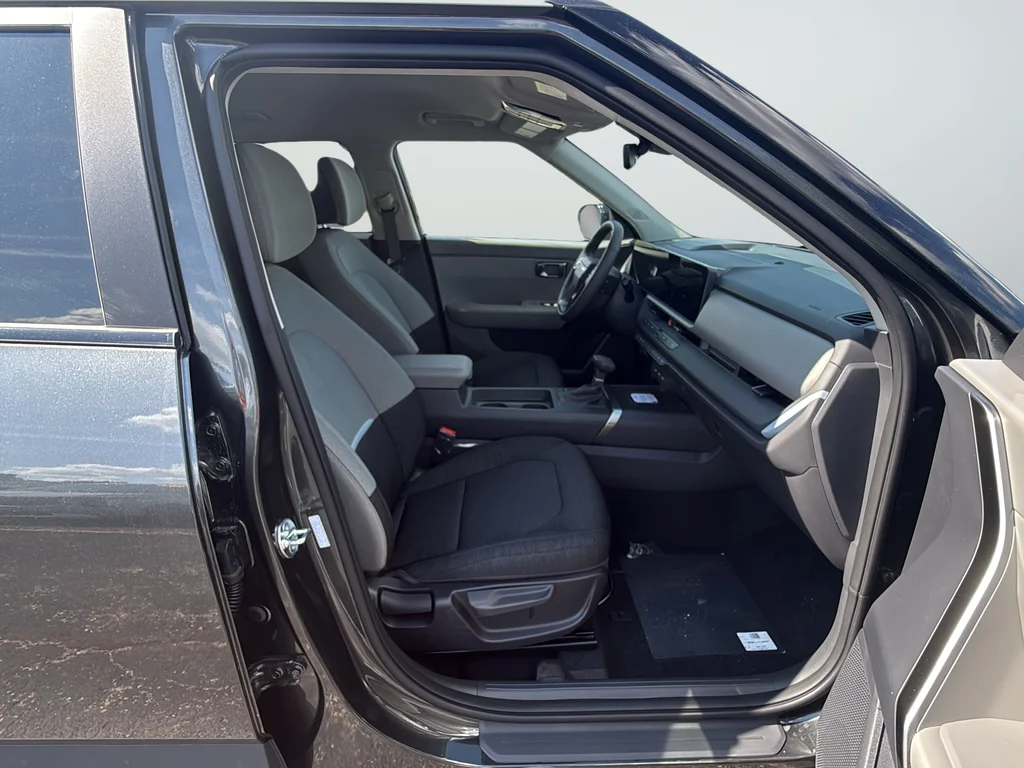 New 2027 Gray Kia S image 26