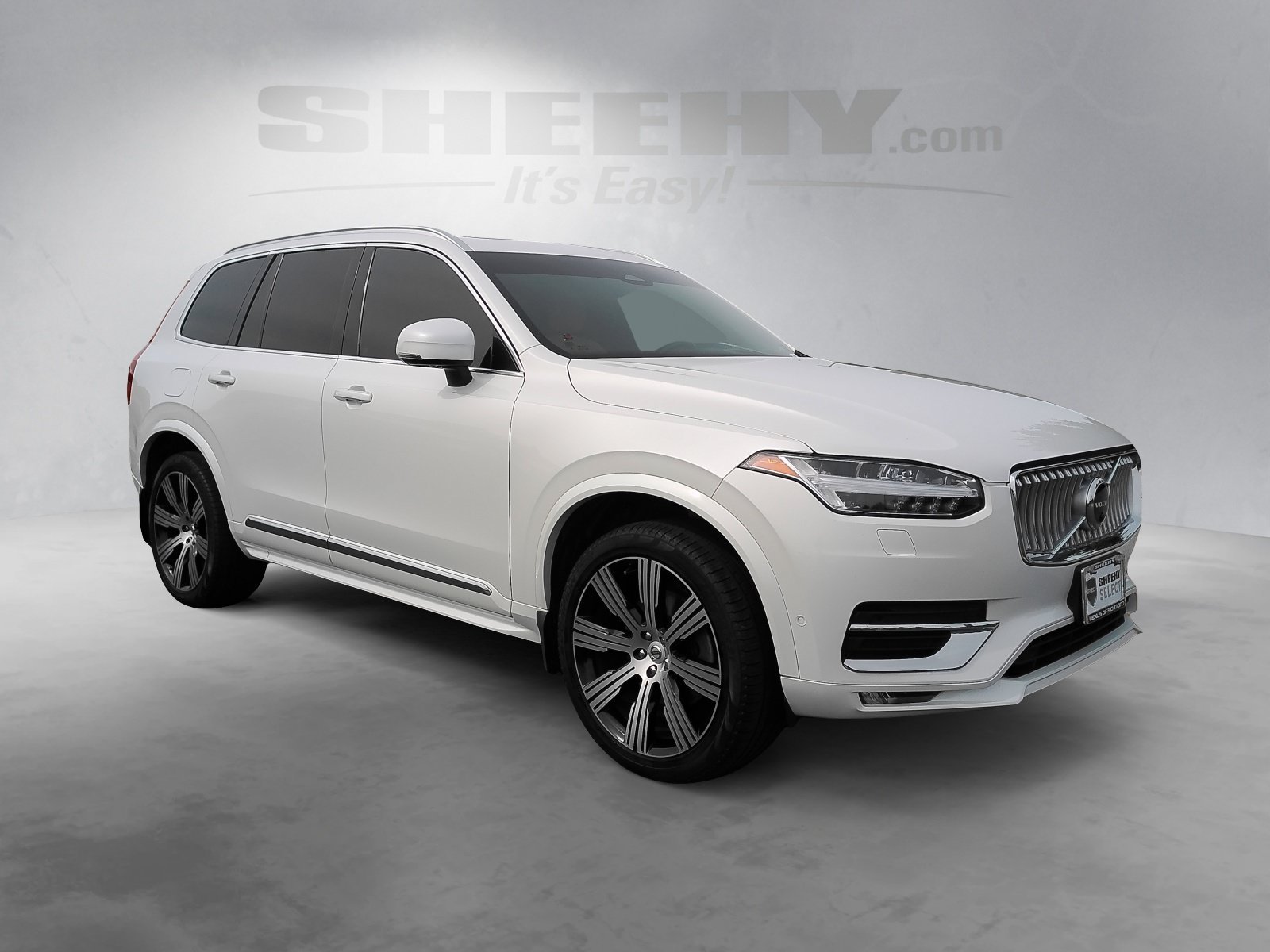 Used 2023 White Volvo Ultimate image 2